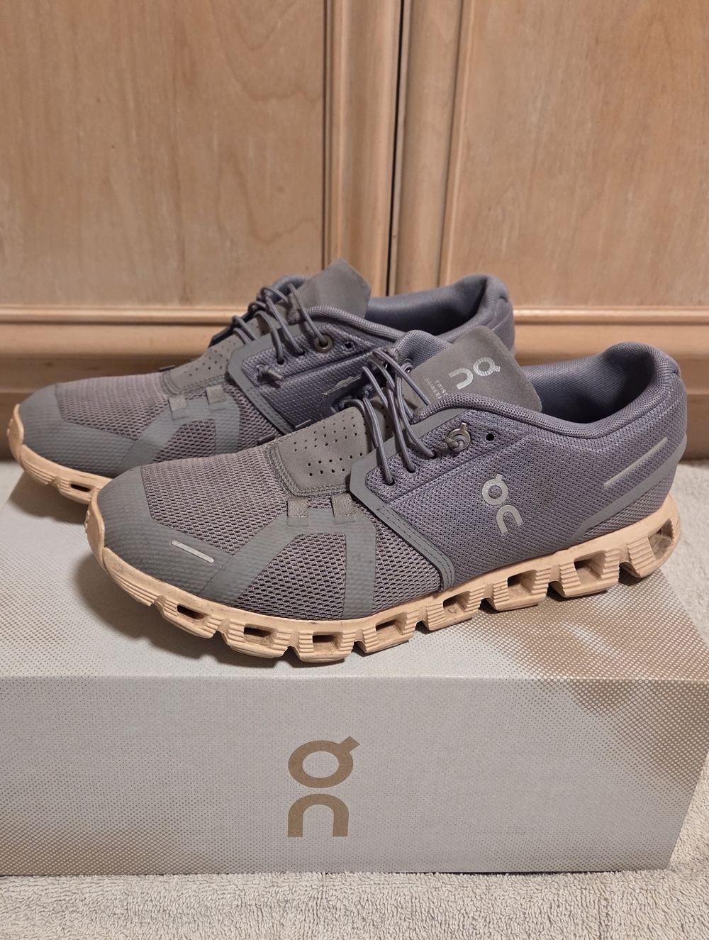 On Cloud 5 womans size 9.5